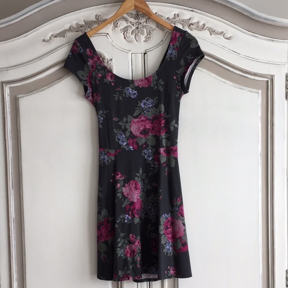 American Eagle floral dress - Picture 1 of 4